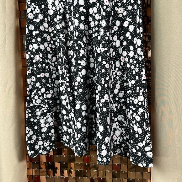 2 Dye 4 Black Short Sleeve Stretchy Lightweight Dress White & Red Floral Print L - Picture 7 of 10